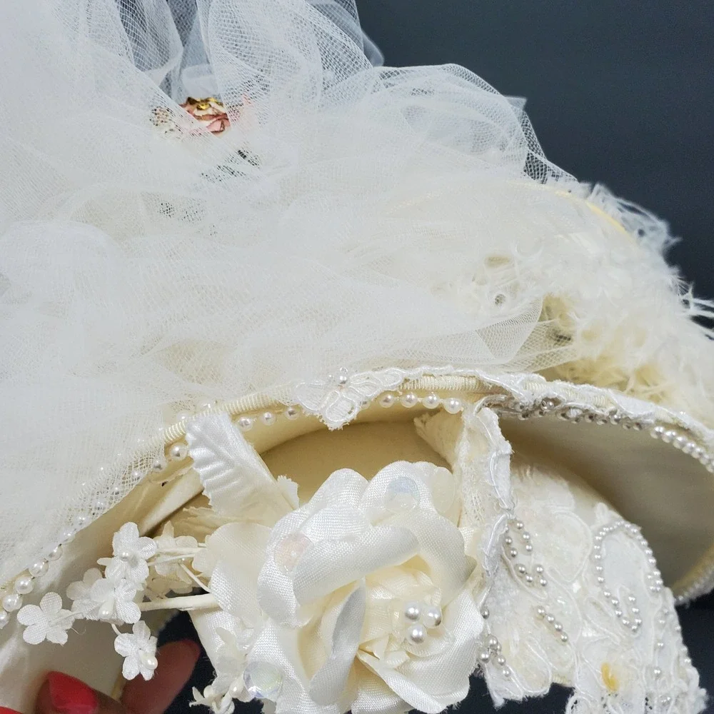 Vintage Mary Jean Bridal Veil Tulle Hat Womens Cream Lace Embellishments Feather